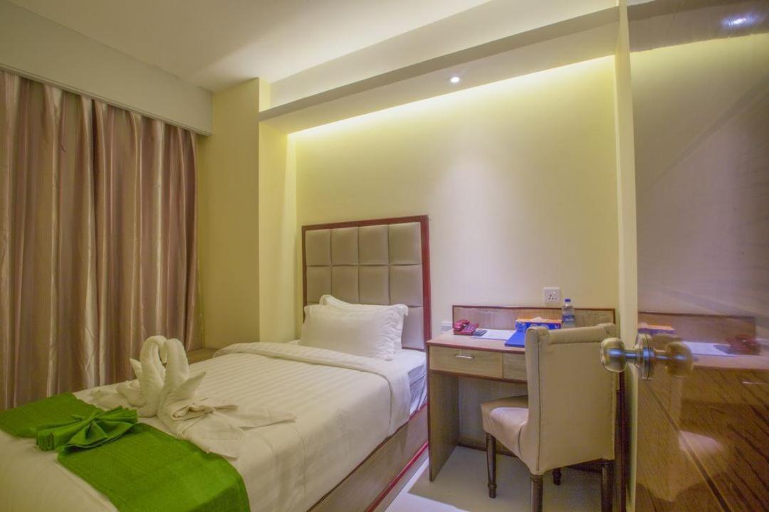 Hotel Mira Garden 巴纳内拉斯 外观 照片